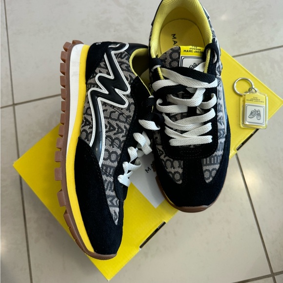 MARC JACOBS Black and Yellow Sneakers with White Laces 💛 - Picture 3 of 16